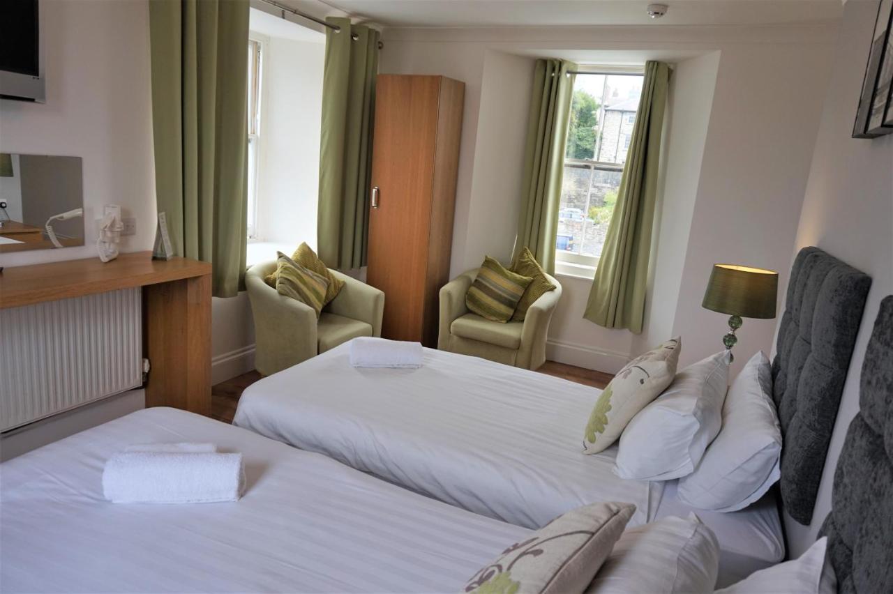 The Angel Hotel كارديغين المظهر الخارجي الصورة